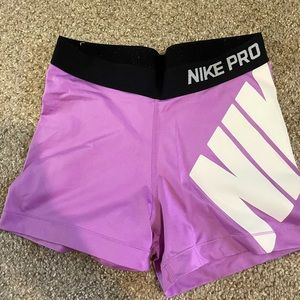 Pre loved Nike shorts. Medium size